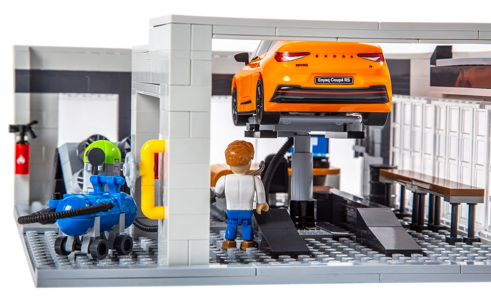 SKODA Enyaq Coupe vRS & Building Block Station